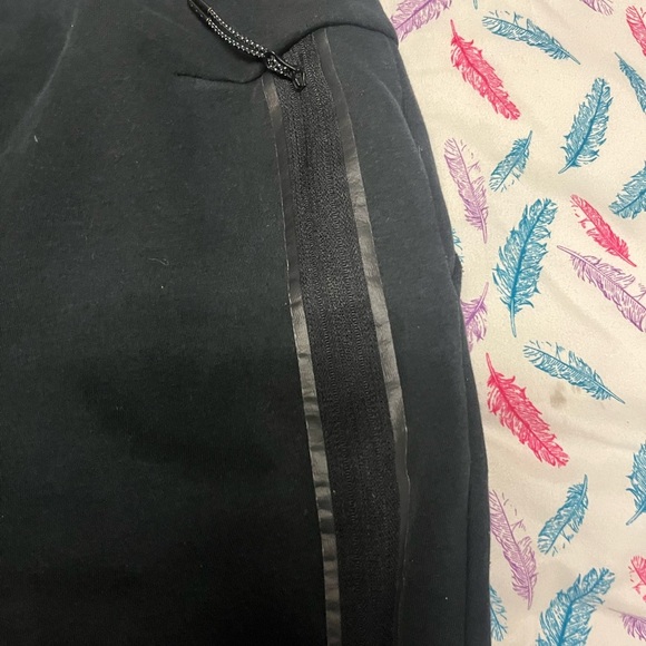 Nike Tech Black Shorts - Picture 6 of 6